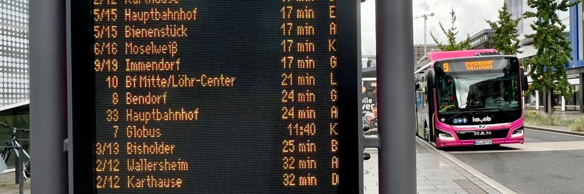 neue DFI-Anzeige am Zentralplatz