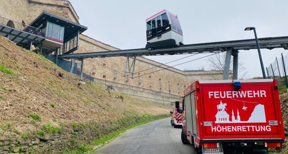 Höhenrettenübung der Feuerwehr am Festungsaufzug