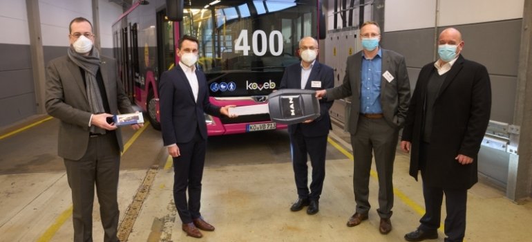 Übergabe des 400. MAN-Busses an die koveb Übergabe des 400. MAN-Busses an die koveb